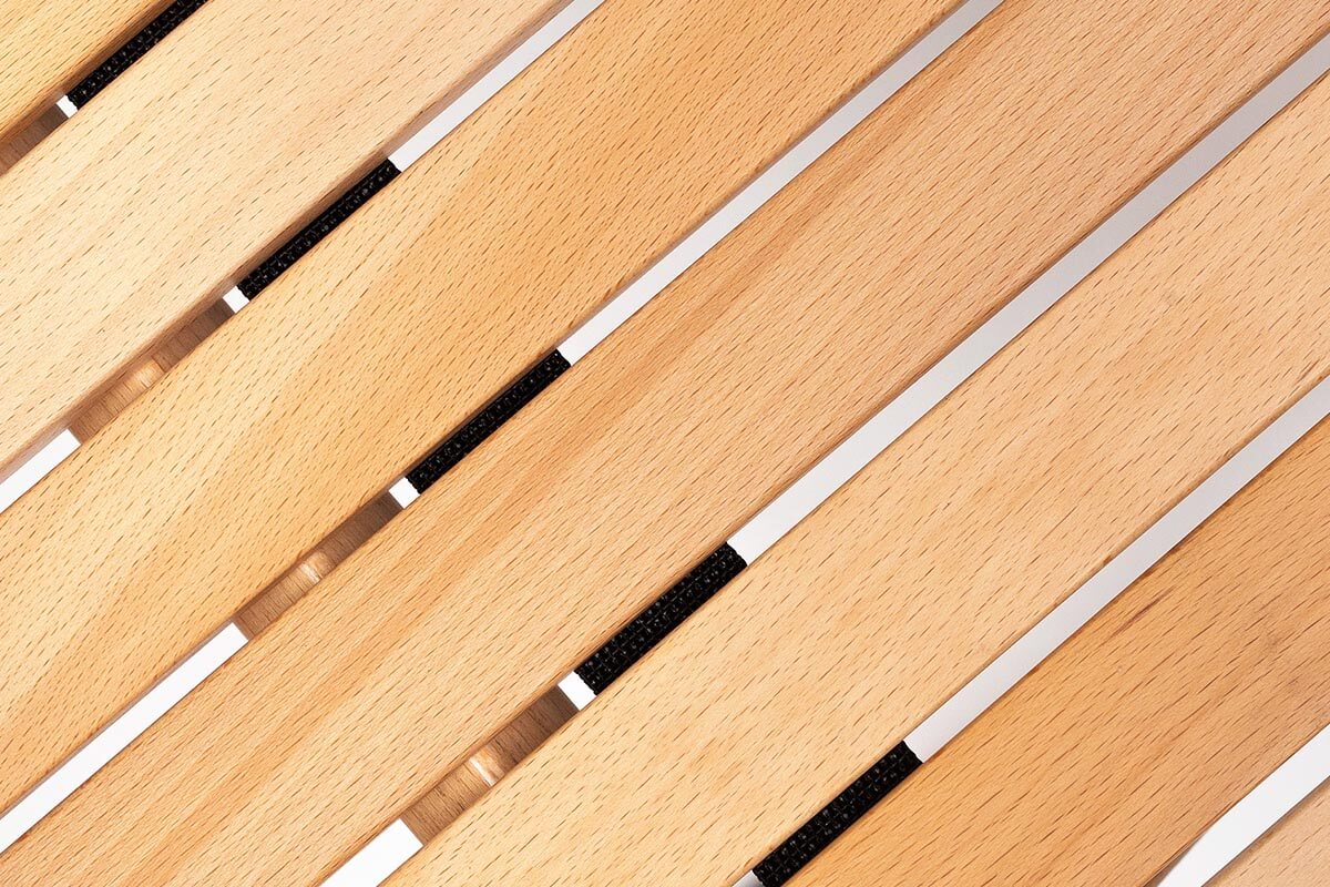 北欧家具にも使われる「ブナ材」を使用