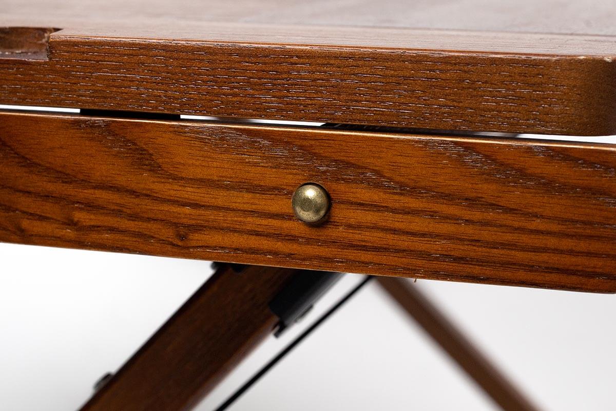 天板を固定するダボはスチールを採用し耐久性◎