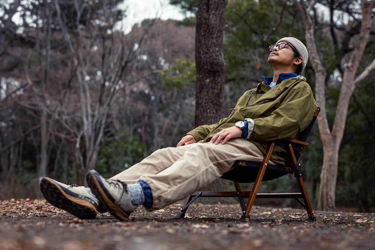ロースタイルに合わせた座り心地＆使い勝手が良いウッドチェア