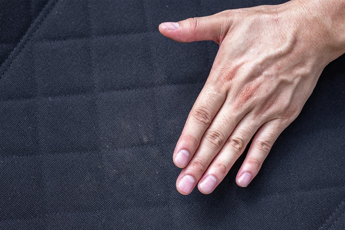 軽微な汚れは払い落とすだけでOK