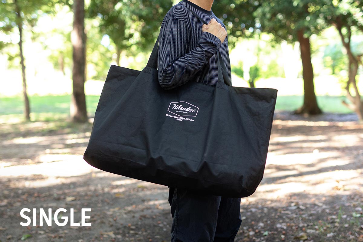 収納も持ち運びもしやすい大型トートバッグ付き