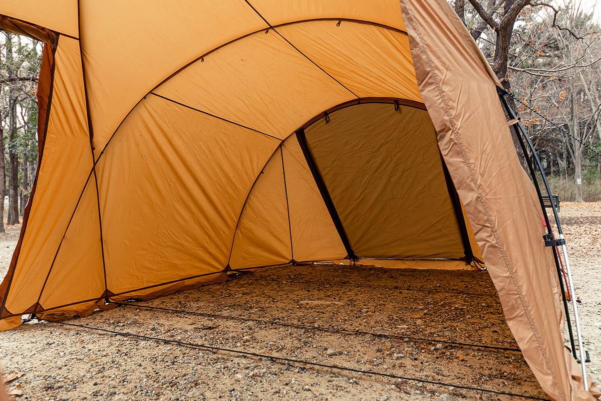 インナーテントを外せば大型シェルターとして使える