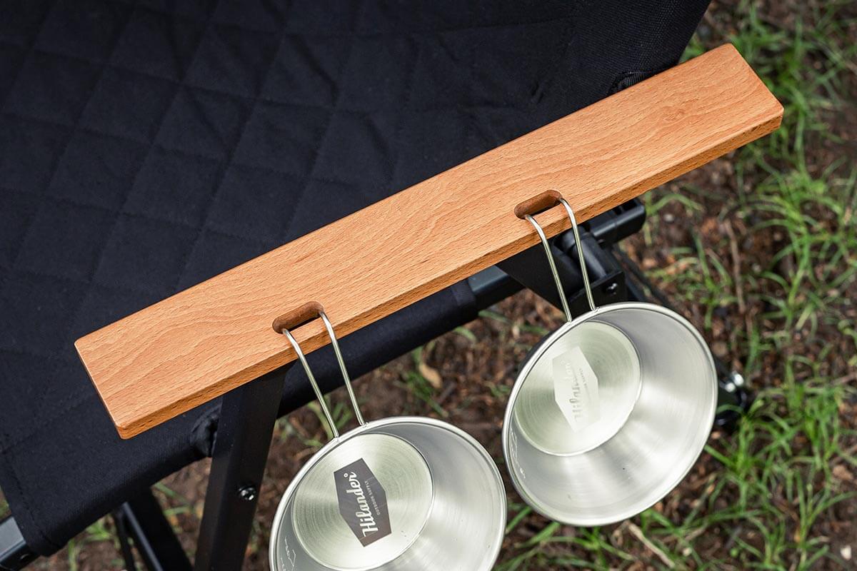 木のぬくもりを感じる、天然木（ブナ）の肘掛け