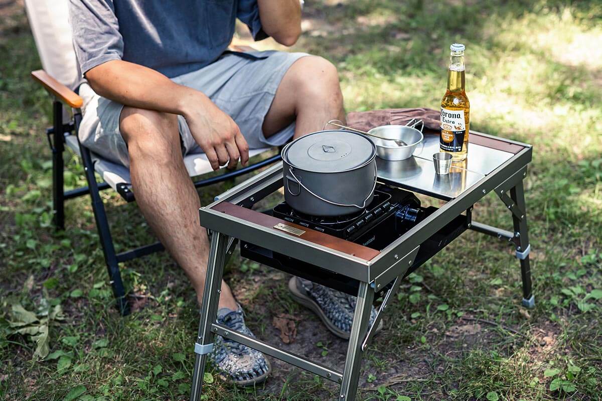 高さ2段階調節で、語り合う場所はもっと自由に