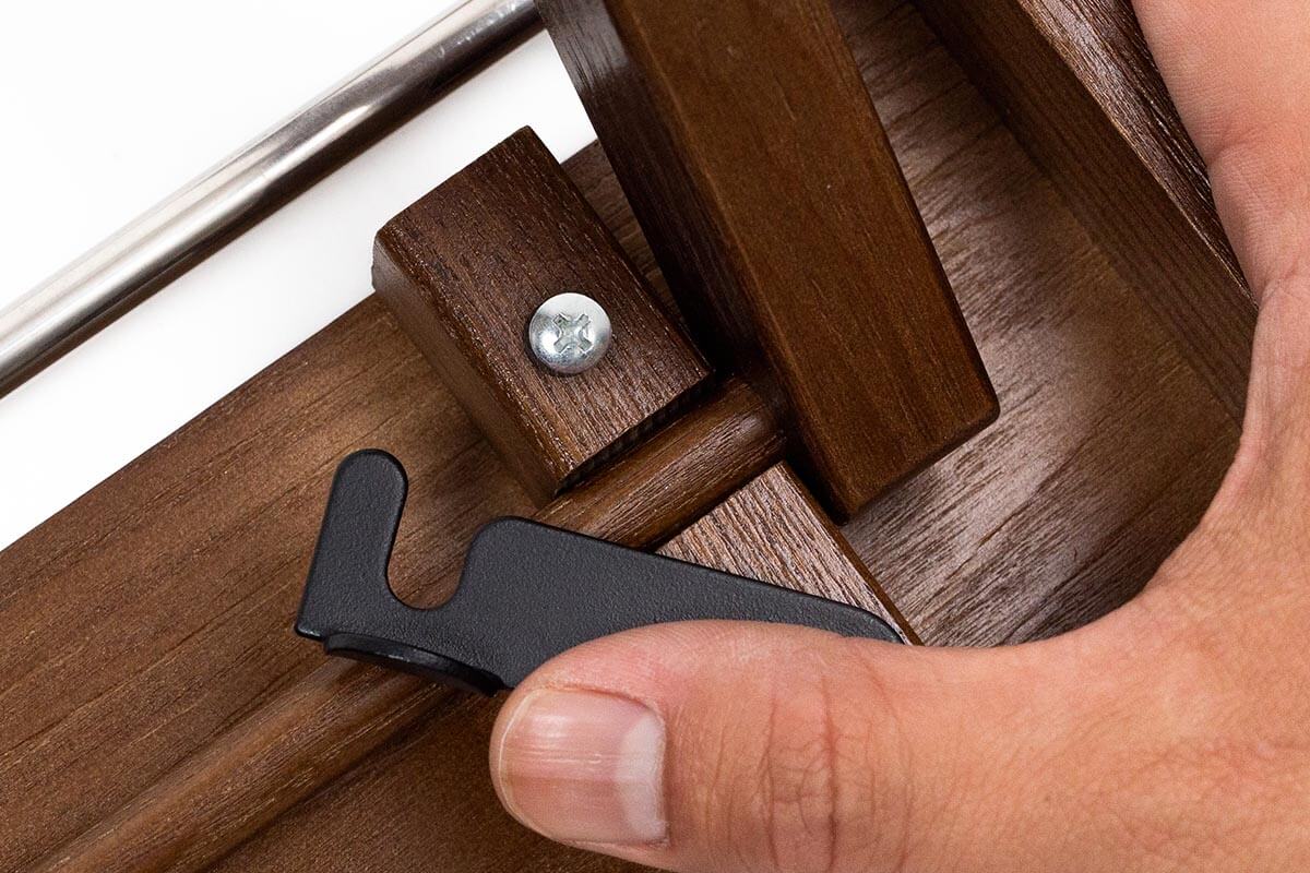 ロック機能付きの脚部