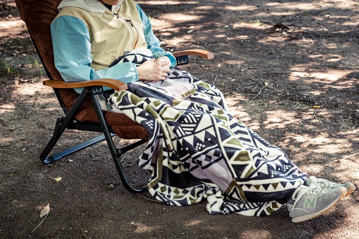別売の「難燃ブランケット」と一緒に使って暖かさUP