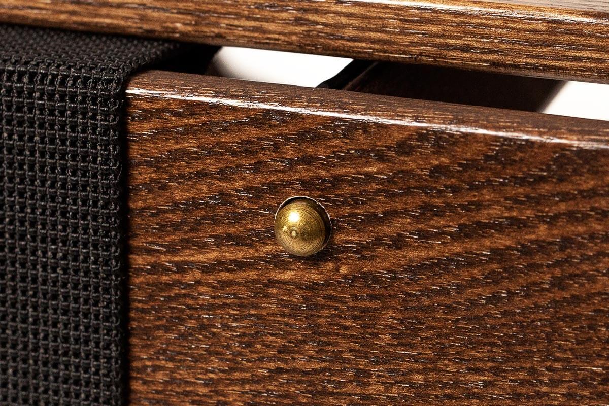 天板固定パーツにもこだわりを