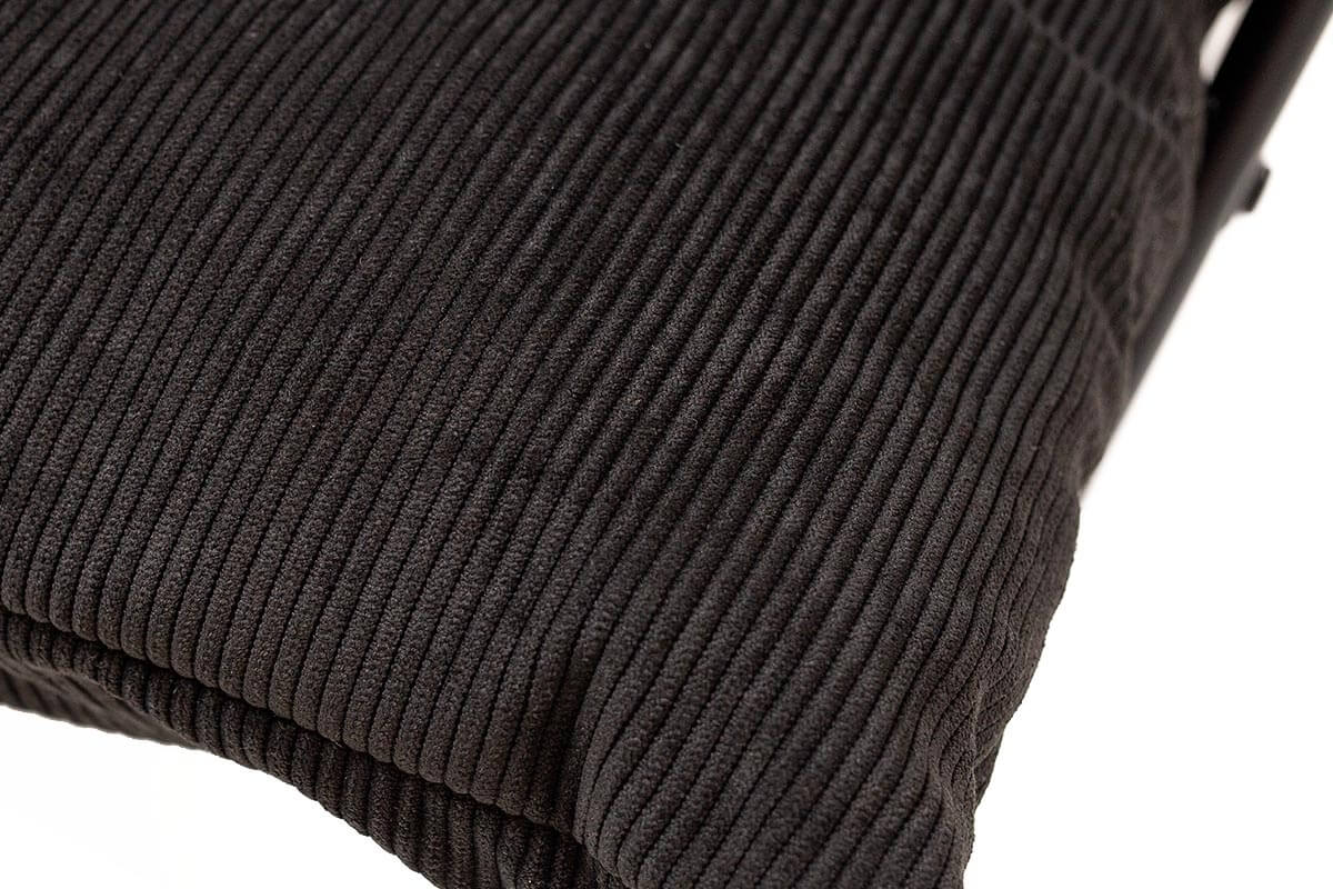 チェアをモダンに衣替え。コーデュロイ生地のカバー