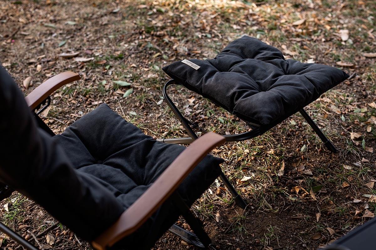 オットマンをモダンに衣替え。コーデュロイ生地のカバー