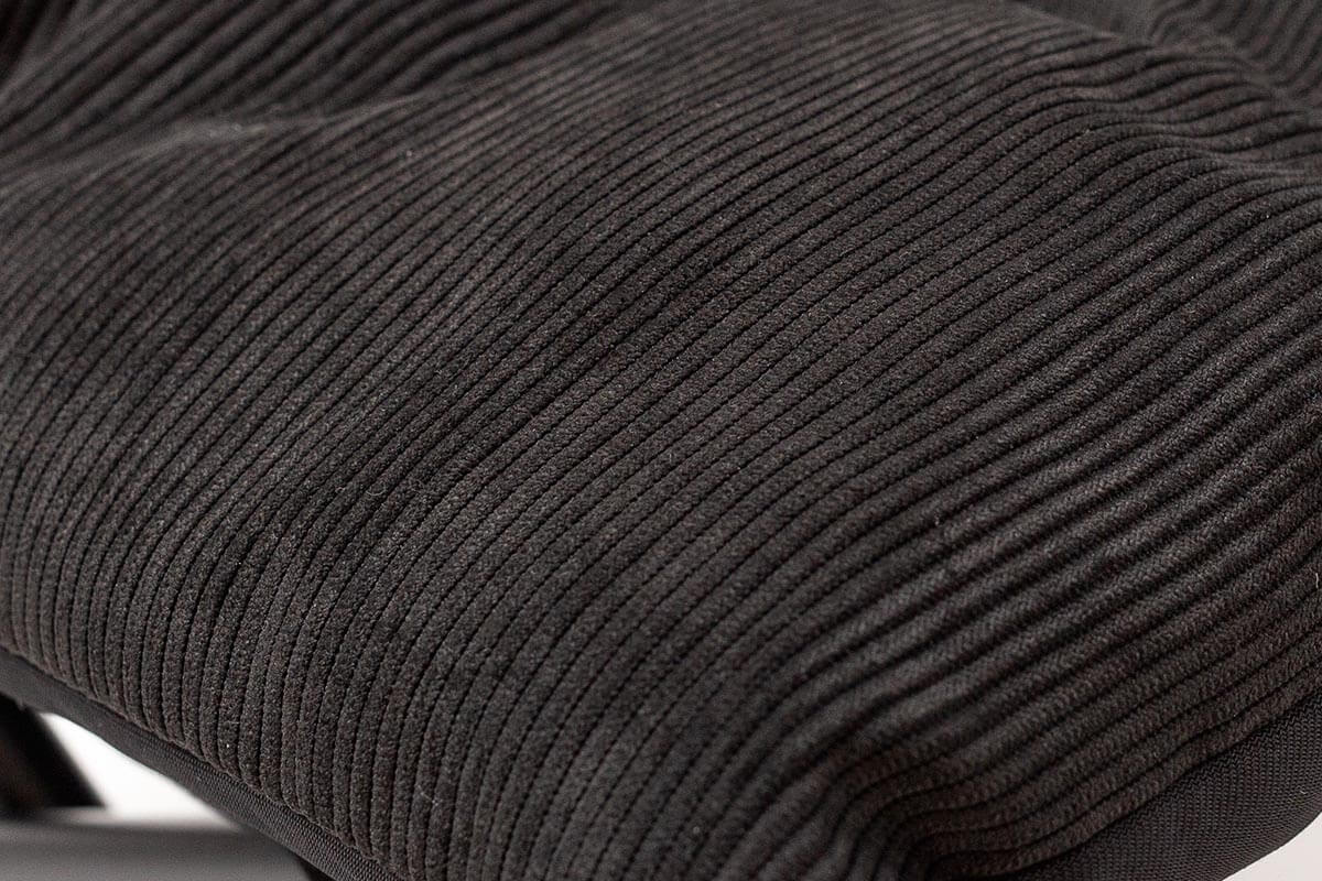 オットマンをモダンに衣替え。コーデュロイ生地のカバー