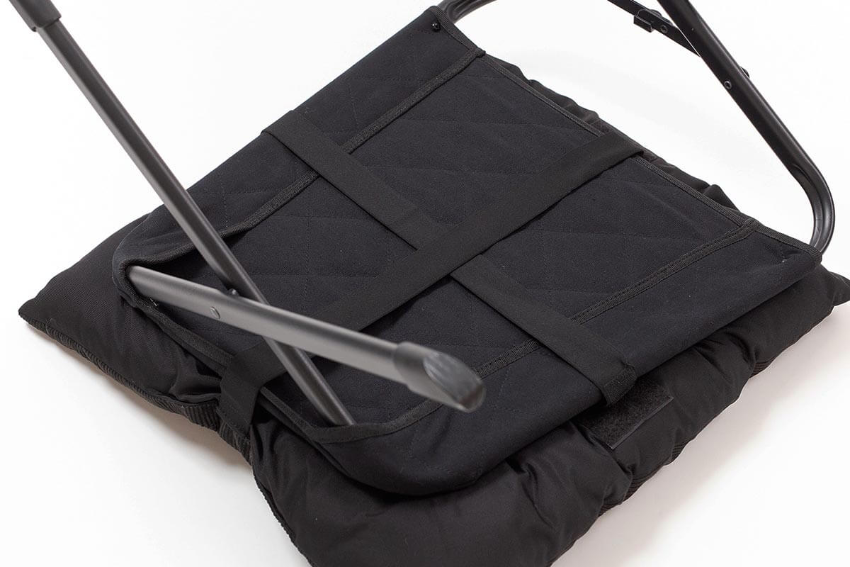 バンドで固定するだけの簡単装着