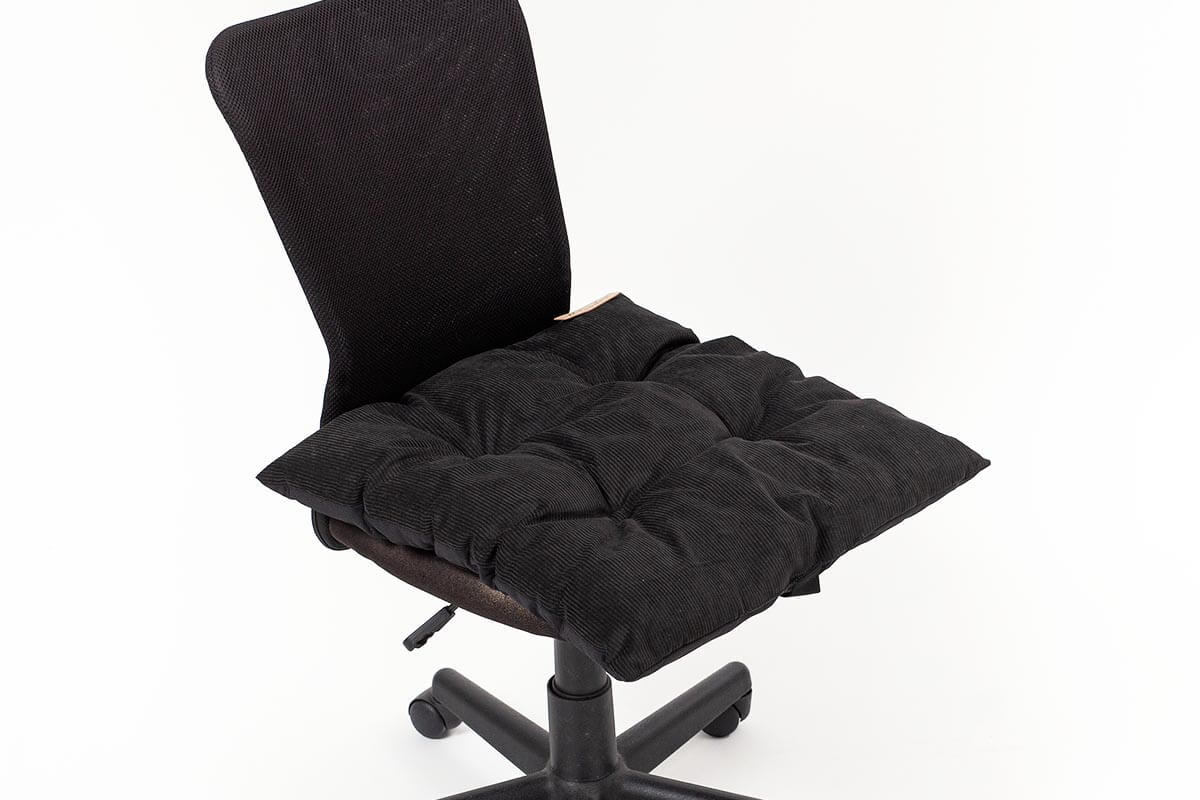 クッションとしてご自宅のチェアでも使用可能